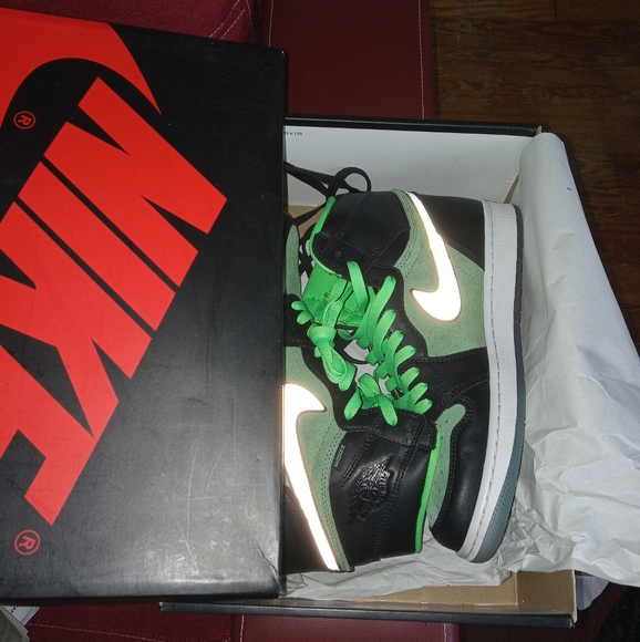 Air Jordan 1 - Picture 6 of 7